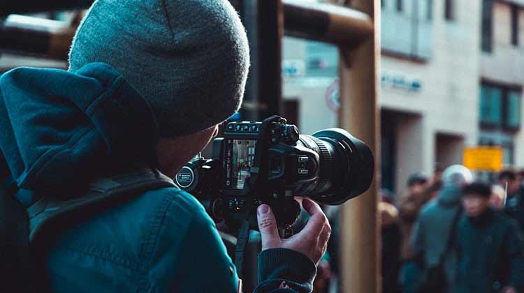 quem faz as imagens editoriais, o fotógrafo profissional